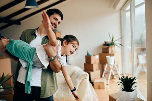 familie-29-umzug-haus-wohnung-kartons-14